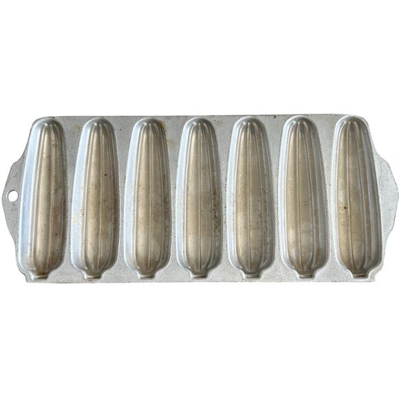 Vintage WearEver Corn Bread Stick Baking Pan Handles Cast Aluminum Mold #2797 US - Picture 1 of 8
